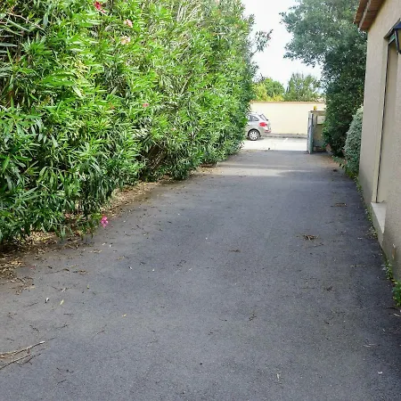 Holiday Maison St Jacques בית נופש